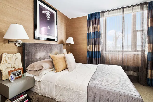 Sold by Compass | media 17