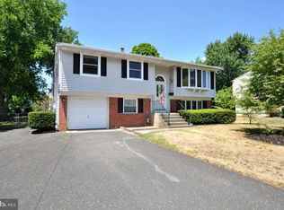 3212 Concord Dr, Cinnaminson, NJ 08077