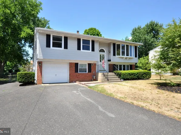 3212 Concord Dr, Cinnaminson, NJ 08077