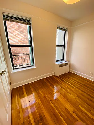 Rented by Metropolis Real Estate of Manhattan | media 25