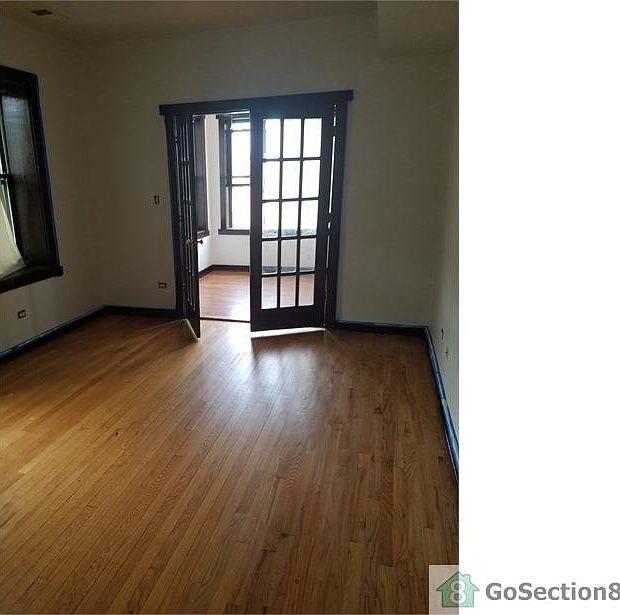 2nd image of 6155 S King Dr APT 3