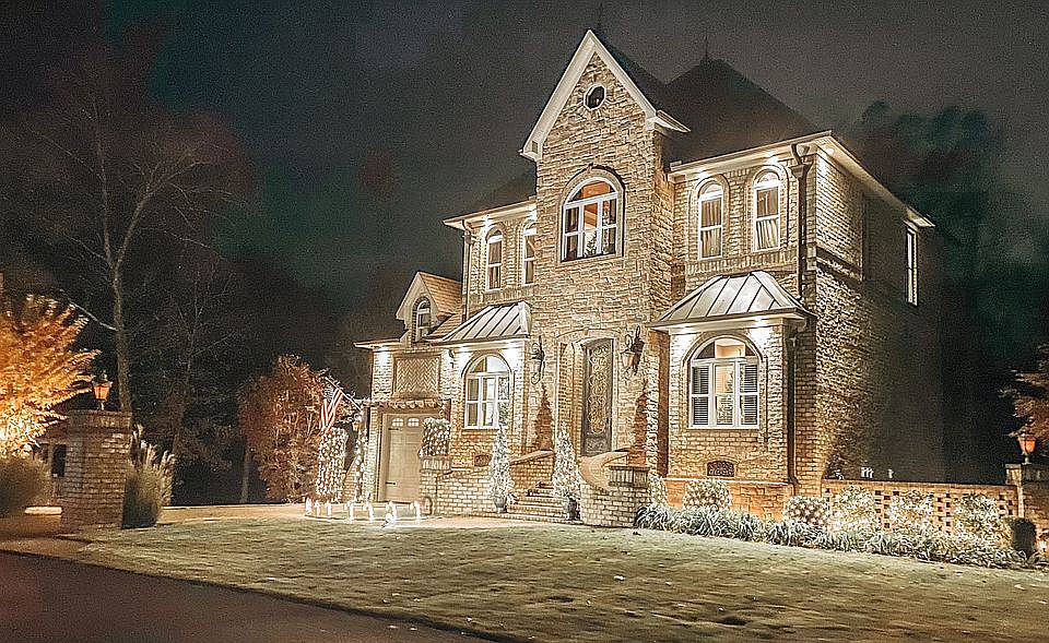 Exterior w/ exterior lights