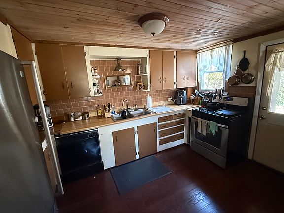 4th image of 91 W Bacon St