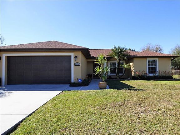 Such great curb appeal with beautiful landscaping and facade of the home!