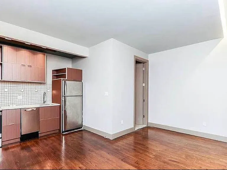 447 Meeker Ave #1A — Photo 2