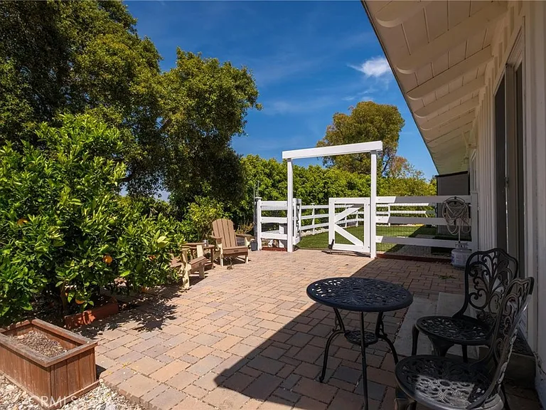 58 Eastfield Dr — Photo 35