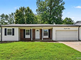 6780 Lesli Mari Ct, Florissant, MO 63033