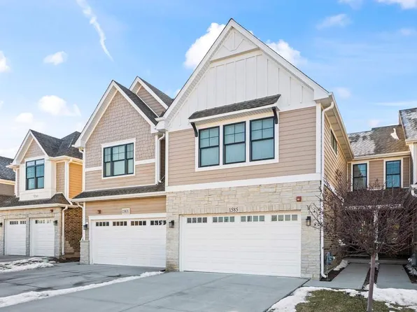 1585 Dakota Dr, Elk Grove Village, IL 60007