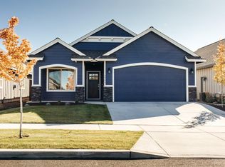 2961 NE Flagstone Ave, Bend, OR 97701