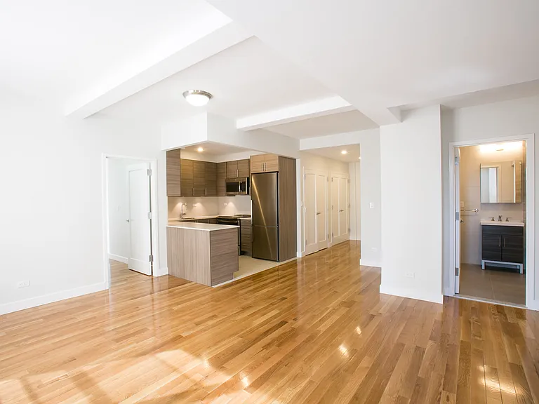 210 W 70th St #1408 — Photo 5