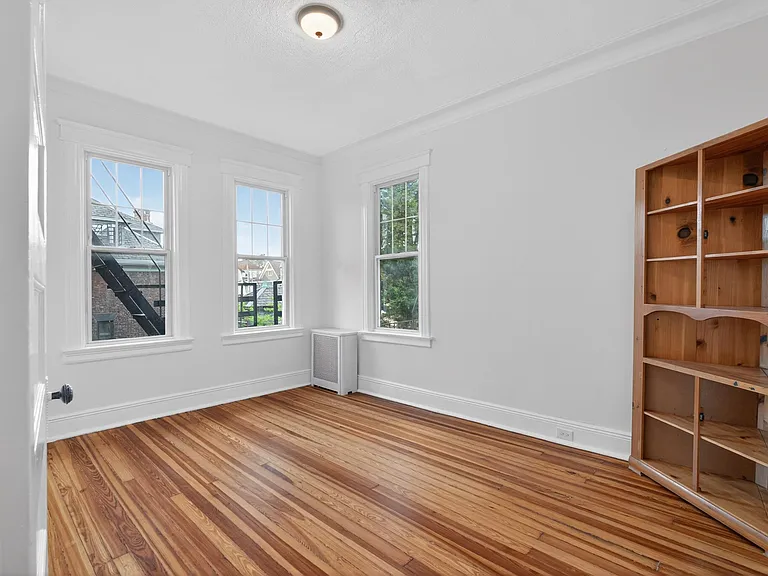 42 Duer Pl #2 — Photo 16