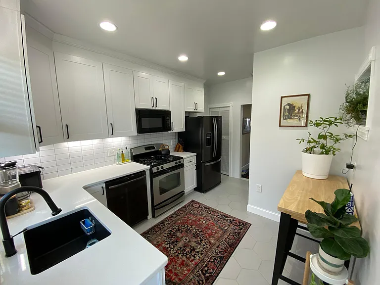 471 Markle St — Photo 9