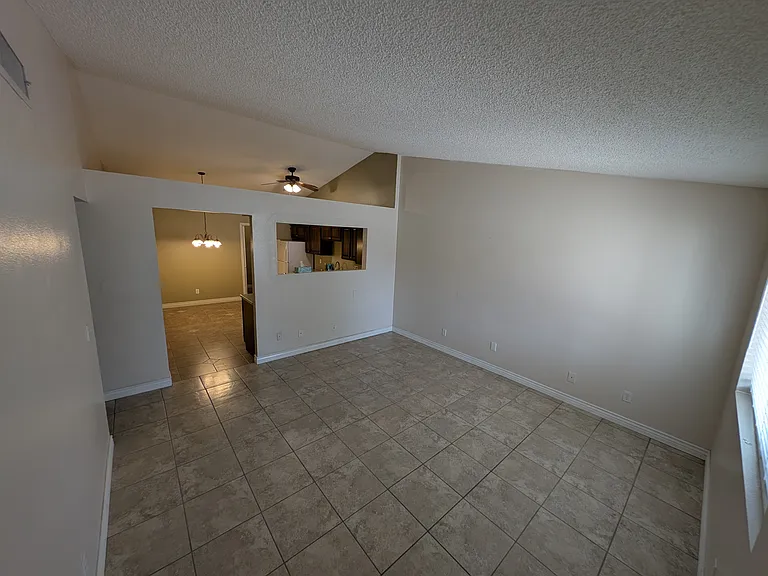 727 S Hartford St #203 — Photo 4
