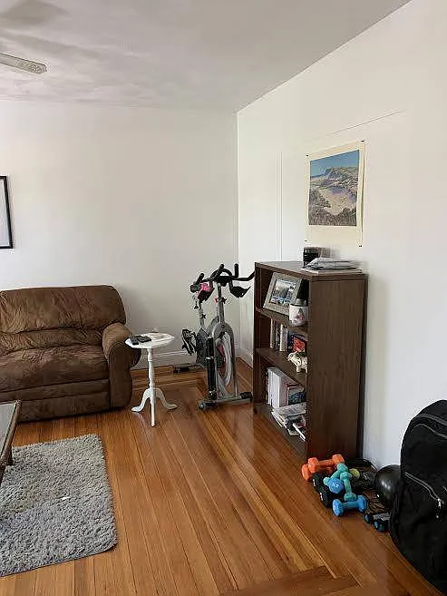 4 bed, 9999 sqft, $4,300 — Photo 3
