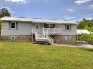 970 Lake Ridge Dr, Dandridge, TN 37725