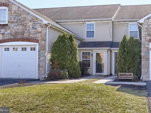413 Eisenhower Dr, Carlisle, PA 17013
