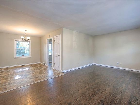 4th image of 9705 Belmont Ave