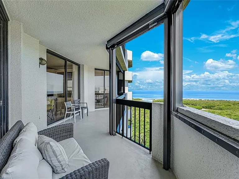 6001 Pelican Bay Blvd #F — Photo 4