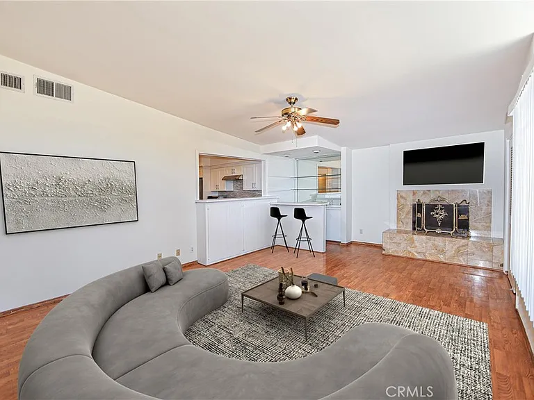 5939 Graves Ave — Photo 5