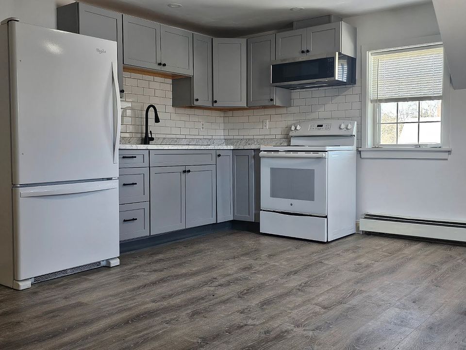 1st image of 345 Essex St APT 4
