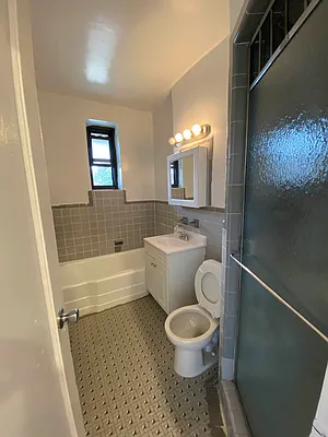 Rented by Lang Realty LLC | media 9