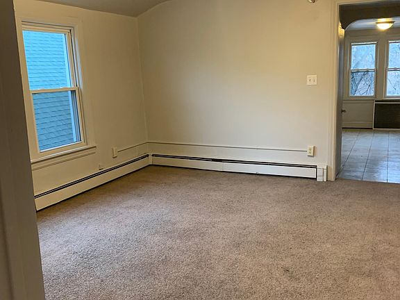 5th image of 845 Oak St APT 2