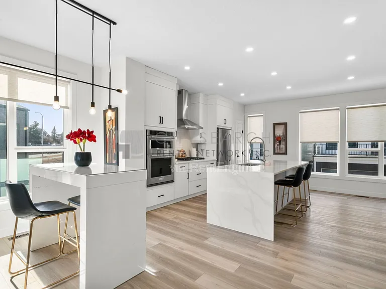 244 Sovereign Cres SW #1 — Photo 13