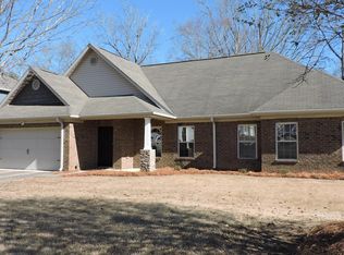 1396 N Wynlake Dr, Alabaster, AL 35007