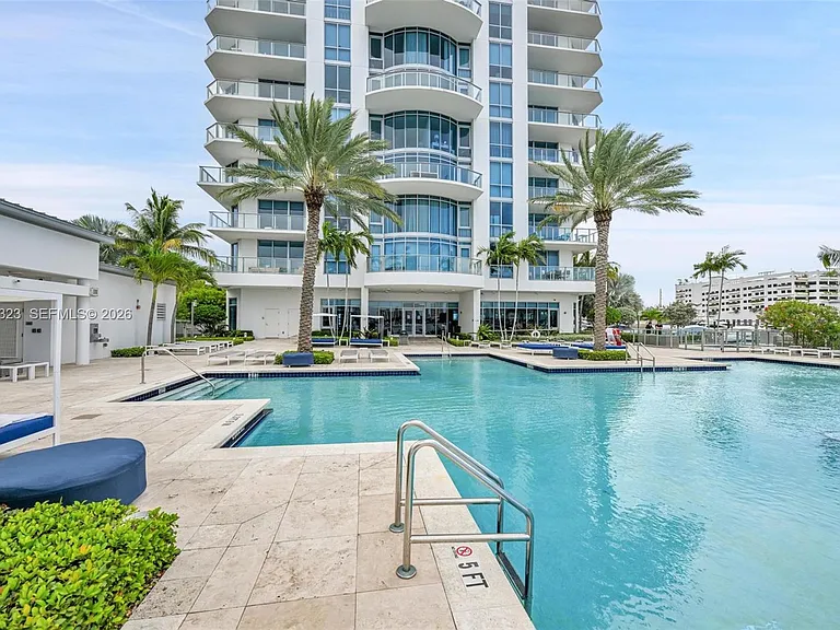 17111 Biscayne Blvd #207 — Photo 36