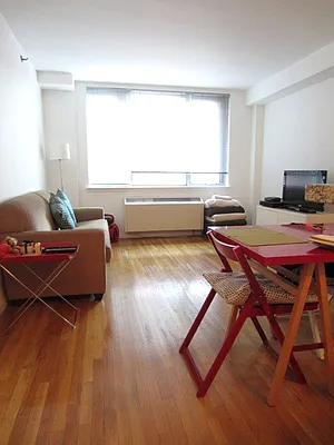 Rented by City Connections Realty | media 4