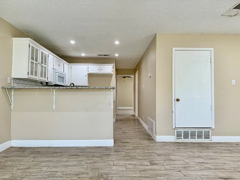 1604 E Pine Ave — Photo 9