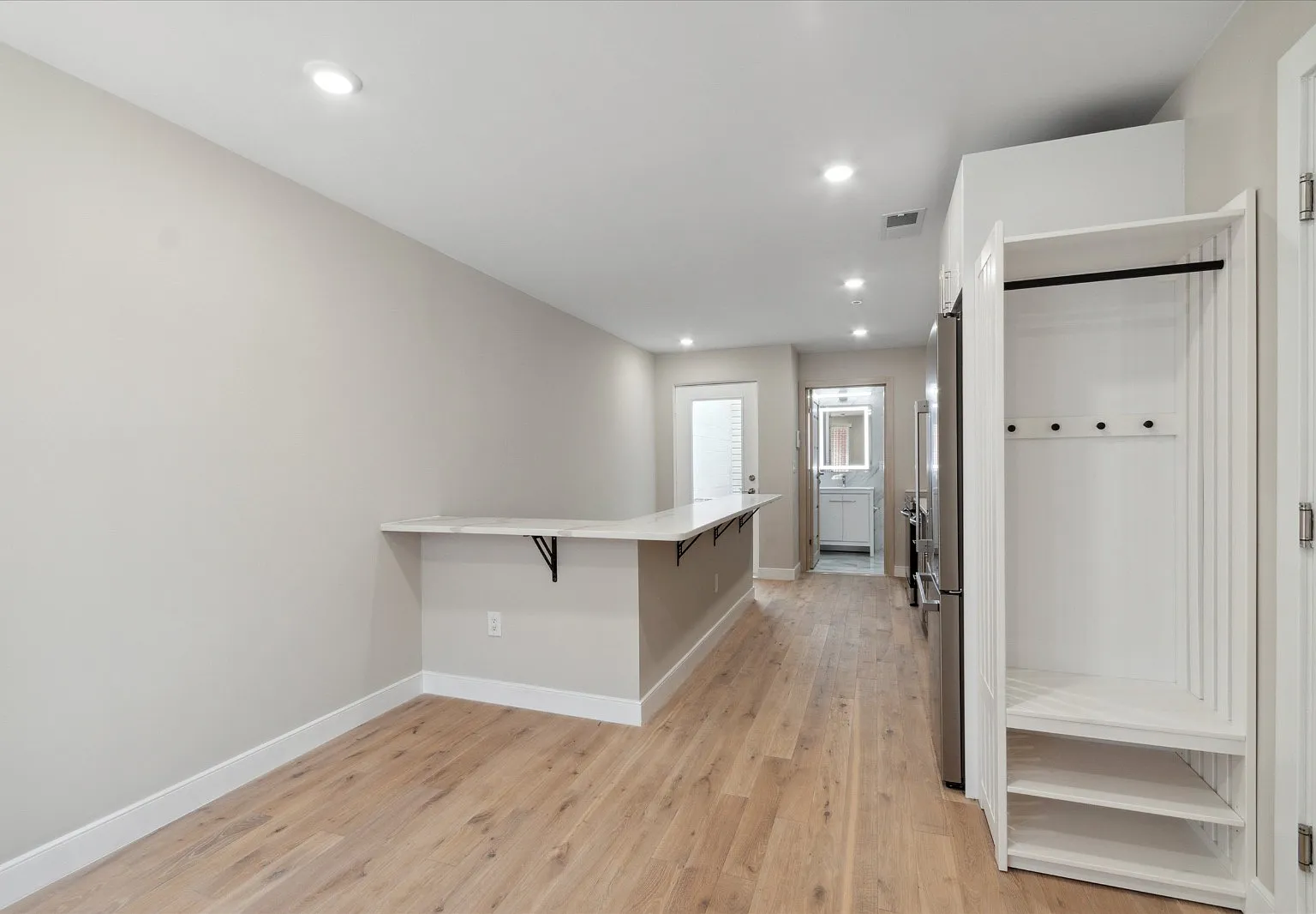 1 bed, 1.5 bath, 605 sqft, $1,450 — Photo 4