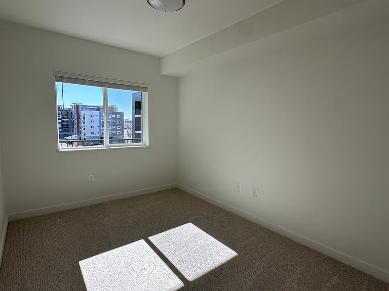 Skyline Peaks Apartments — Photo 10
