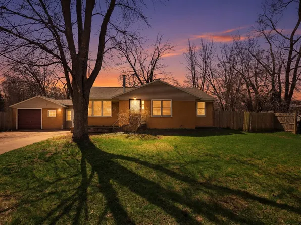 216 55th St SW, Wyoming, MI 49548