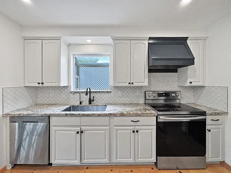 6312 Cleo St — Photo 8
