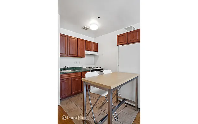 Rented by Douglas Elliman | media 10