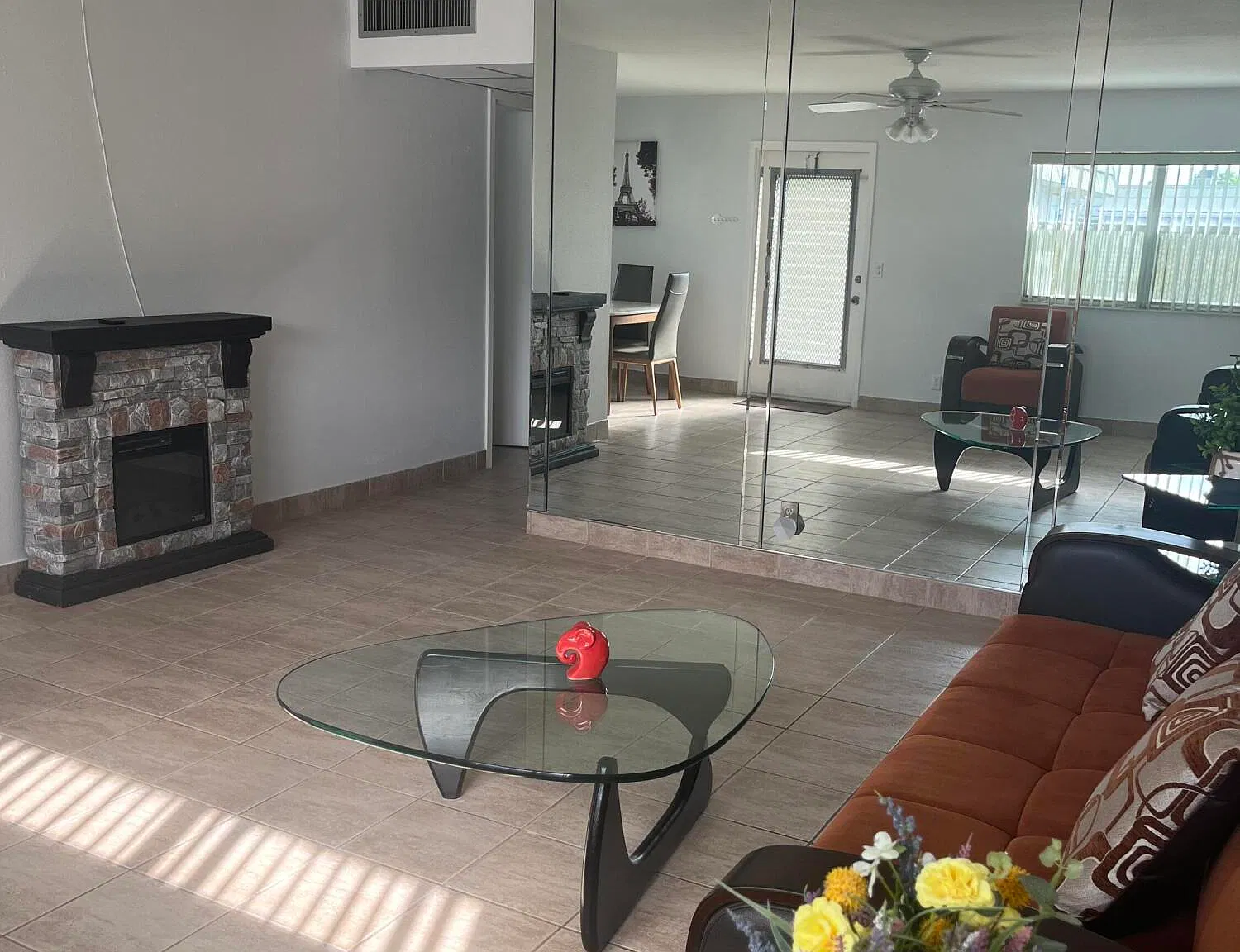 2 bed, 2.0 bath, 880 sqft, $2,000 — Photo 1