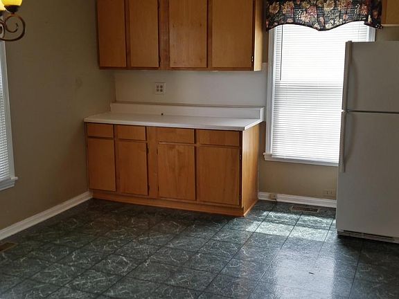 5th image of 66 Hutchins St #66