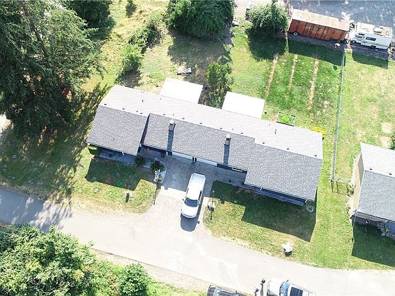 4th image of 4716 To 4720 77th Avenue Ct E