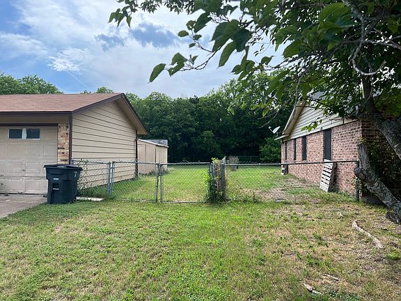 3rd image of 1819 Janis Dr