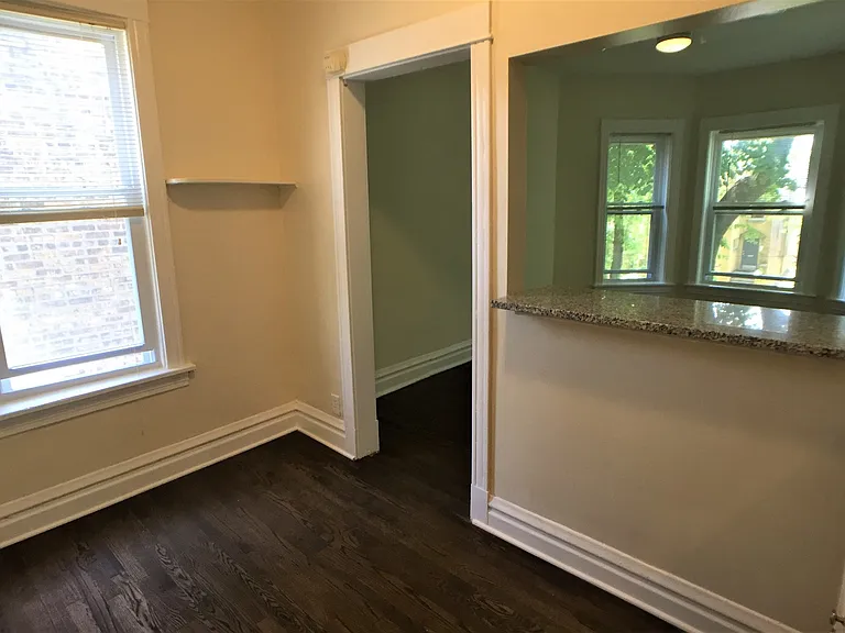 1906 W Waveland Ave #2F — Photo 6