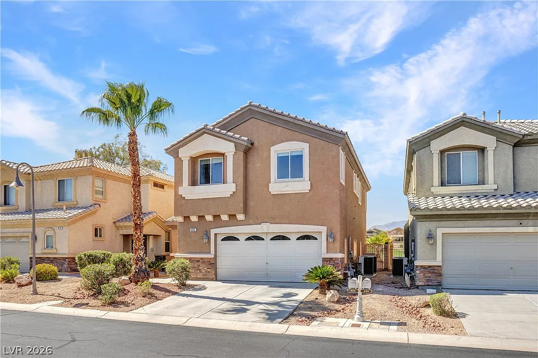 3 bed, 2.5 bath, 2021 sqft, $2,450 — Photo 3