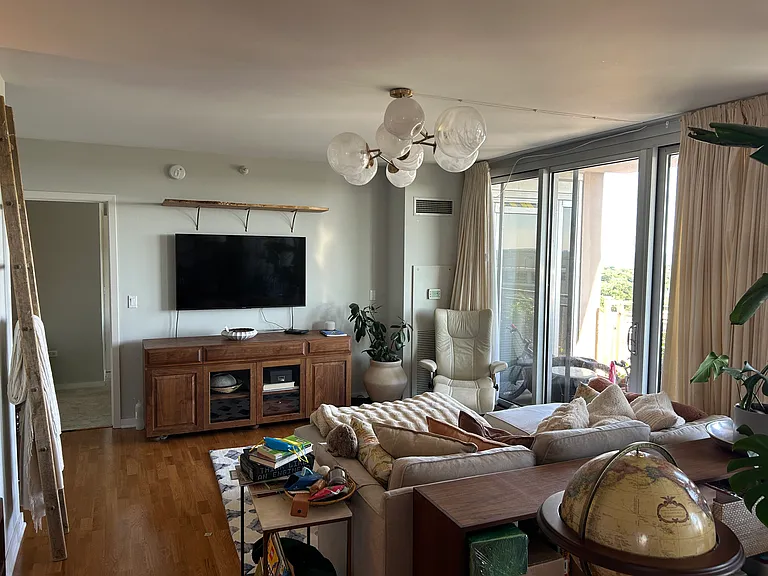 807 Davis St #1701 — Photo 5