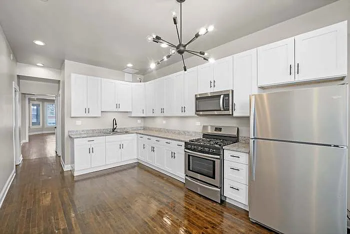 Charming 3 Bed 1 Bath Unit in Chicago | 1652 S Ridgeway Ave. — Photo 4