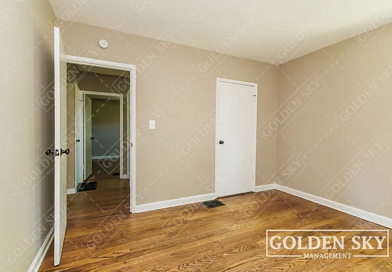 5161 Primrose Ave — Photo 9