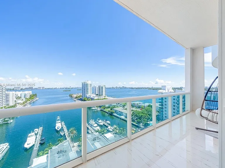 7900 Harbor Island Dr #Penthouse 14 — Photo 3