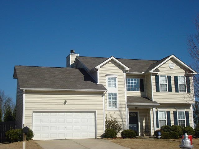 Fabulous home in Mirror Lake golf community.
