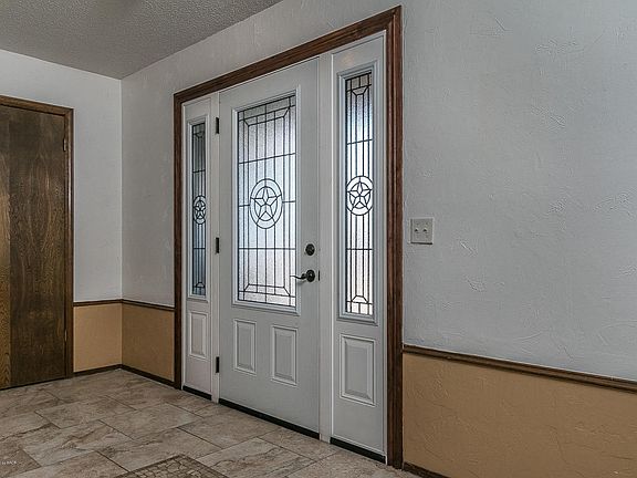 4th image of 4446 Lyndale Dr