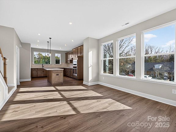 5th image of 1343 Sandstar Ln