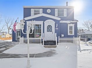 121 Cinnabar Rd, Rochester, NY 14617